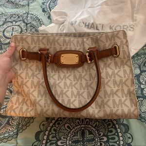 Cream & Tan Michael Kors Bag/Crossbody